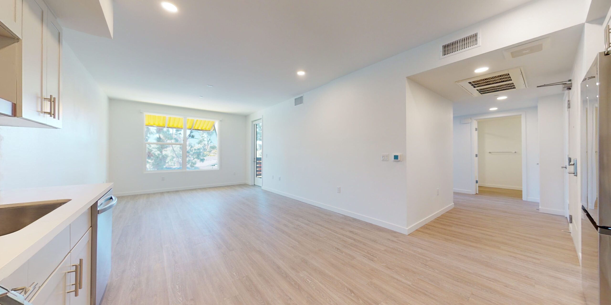 One Bed, One Bath + Den, 871 sq ft